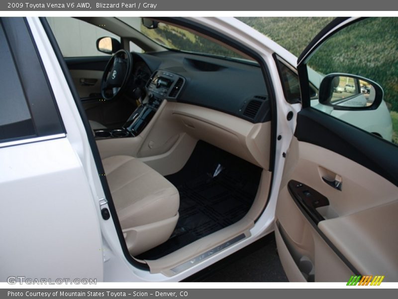 Blizzard Pearl / Gray 2009 Toyota Venza V6 AWD