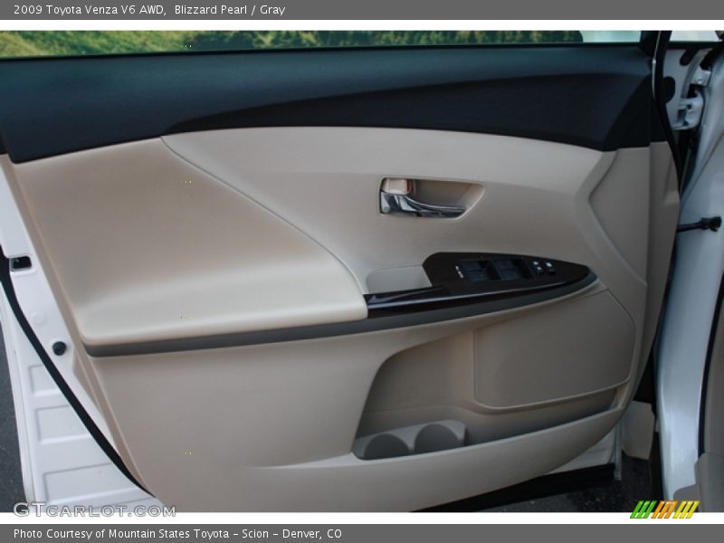 Blizzard Pearl / Gray 2009 Toyota Venza V6 AWD