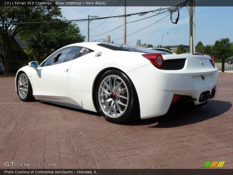 White Challenge / Nero (Black) 2011 Ferrari 458 Challenge