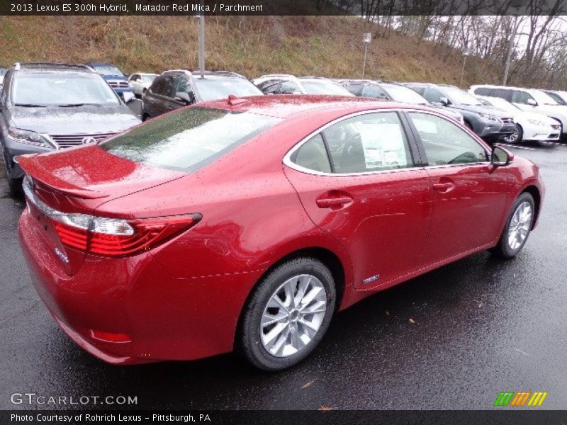 Matador Red Mica / Parchment 2013 Lexus ES 300h Hybrid