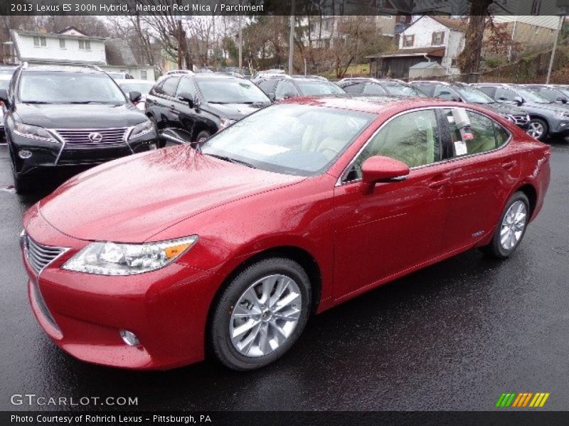 Matador Red Mica / Parchment 2013 Lexus ES 300h Hybrid