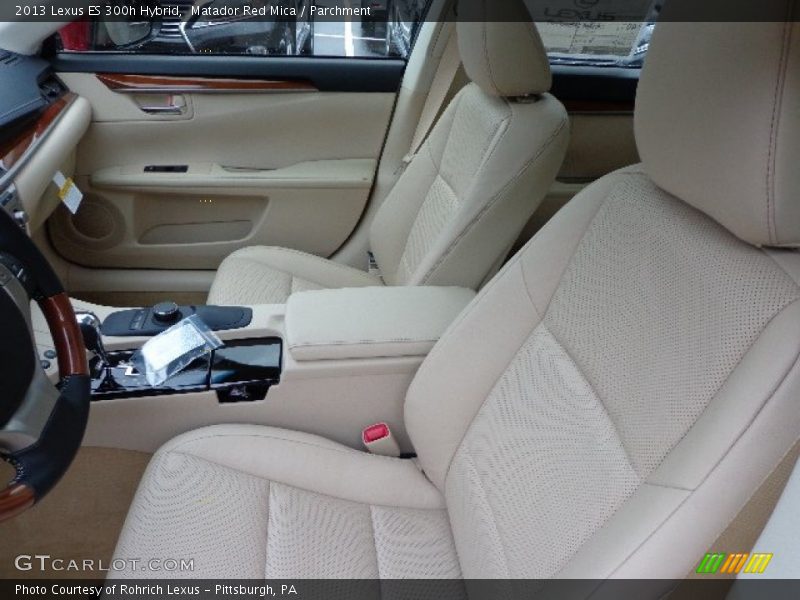 Matador Red Mica / Parchment 2013 Lexus ES 300h Hybrid