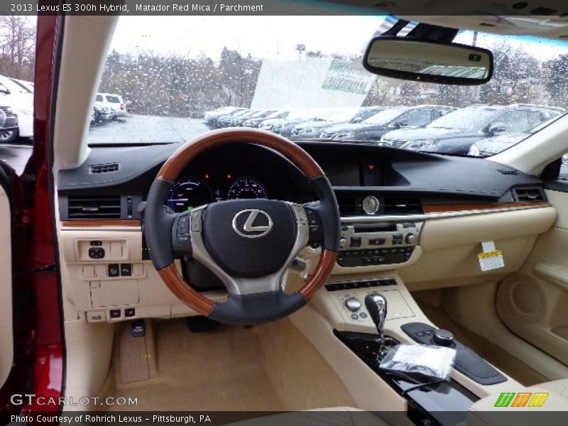 Matador Red Mica / Parchment 2013 Lexus ES 300h Hybrid