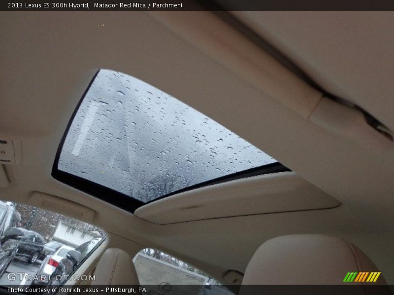 Matador Red Mica / Parchment 2013 Lexus ES 300h Hybrid