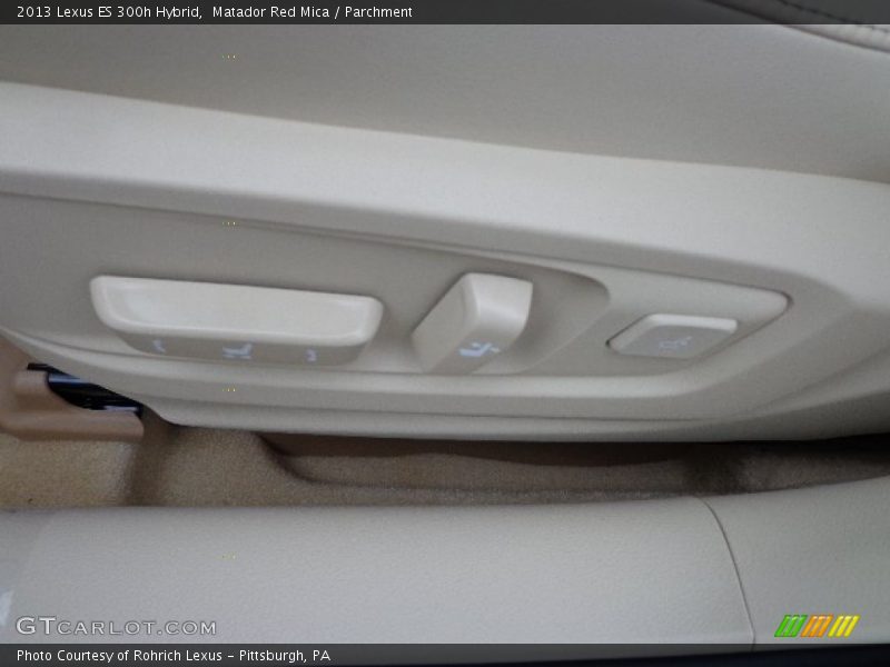 Matador Red Mica / Parchment 2013 Lexus ES 300h Hybrid