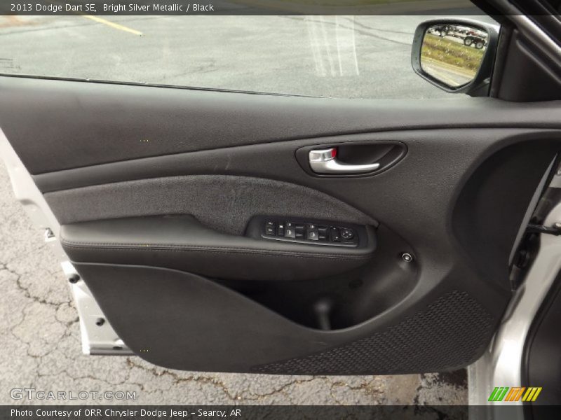 Bright Silver Metallic / Black 2013 Dodge Dart SE