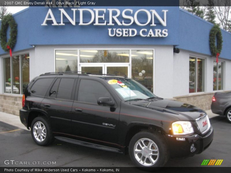 Onyx Black / Light Gray 2007 GMC Envoy Denali 4x4