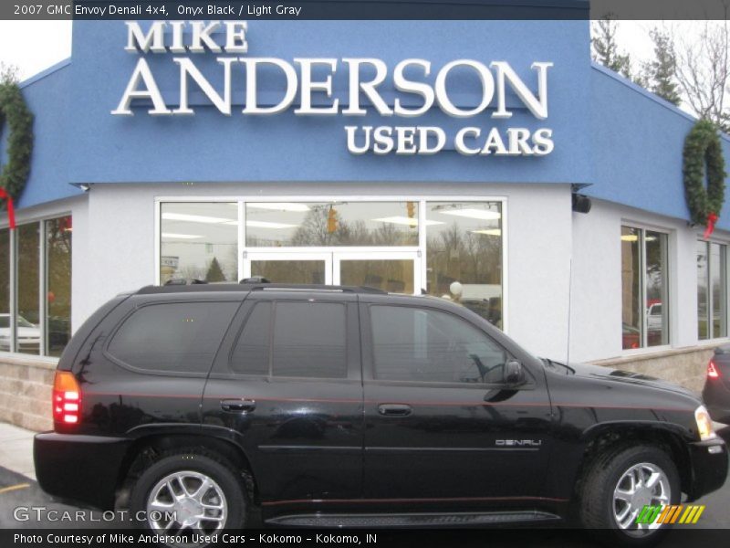 Onyx Black / Light Gray 2007 GMC Envoy Denali 4x4