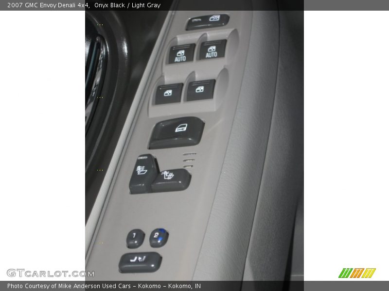Onyx Black / Light Gray 2007 GMC Envoy Denali 4x4
