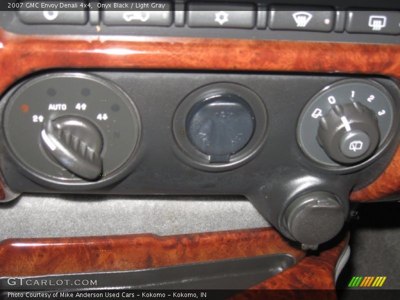 Onyx Black / Light Gray 2007 GMC Envoy Denali 4x4