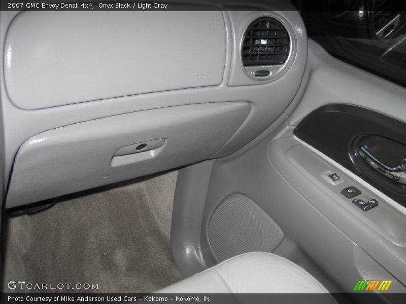 Onyx Black / Light Gray 2007 GMC Envoy Denali 4x4