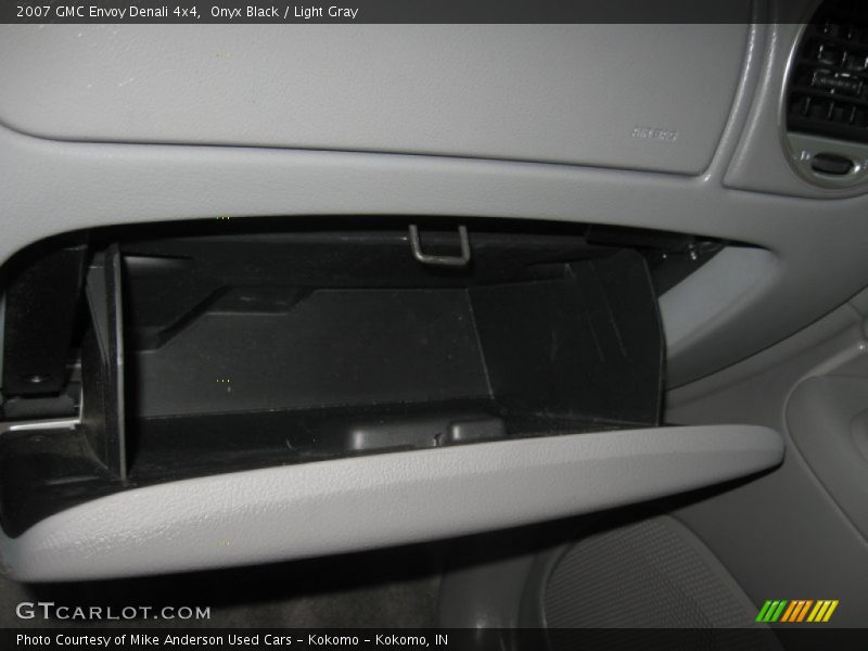 Onyx Black / Light Gray 2007 GMC Envoy Denali 4x4