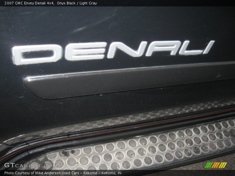 Onyx Black / Light Gray 2007 GMC Envoy Denali 4x4