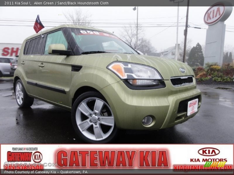 Alien Green / Sand/Black Houndstooth Cloth 2011 Kia Soul !