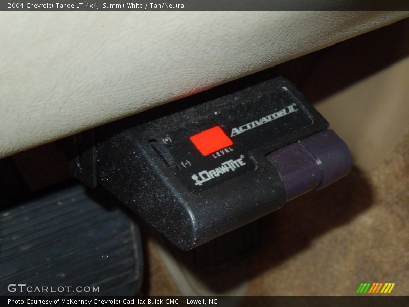 Summit White / Tan/Neutral 2004 Chevrolet Tahoe LT 4x4