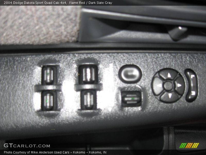Flame Red / Dark Slate Gray 2004 Dodge Dakota Sport Quad Cab 4x4