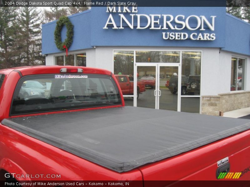 Flame Red / Dark Slate Gray 2004 Dodge Dakota Sport Quad Cab 4x4