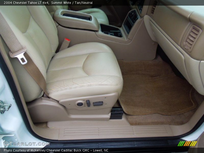 Summit White / Tan/Neutral 2004 Chevrolet Tahoe LT 4x4