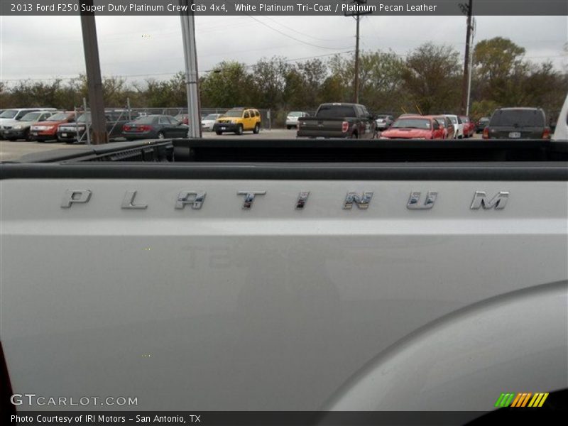  2013 F250 Super Duty Platinum Crew Cab 4x4 Logo
