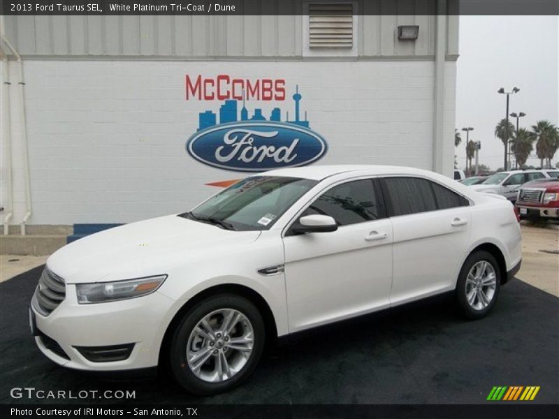 White Platinum Tri-Coat / Dune 2013 Ford Taurus SEL