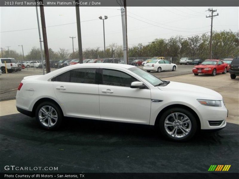 White Platinum Tri-Coat / Dune 2013 Ford Taurus SEL