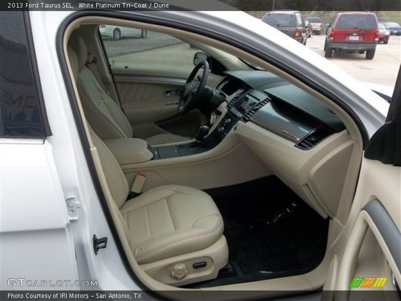 White Platinum Tri-Coat / Dune 2013 Ford Taurus SEL