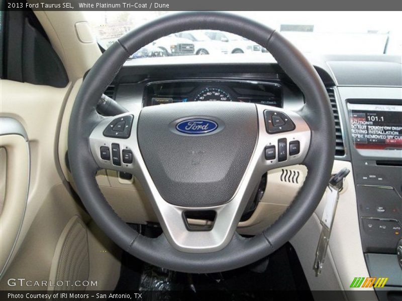 White Platinum Tri-Coat / Dune 2013 Ford Taurus SEL