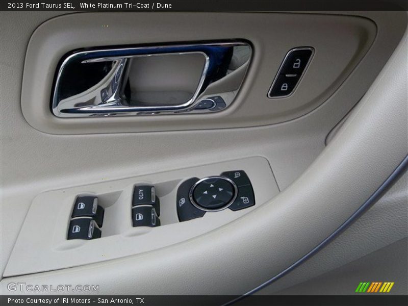 White Platinum Tri-Coat / Dune 2013 Ford Taurus SEL