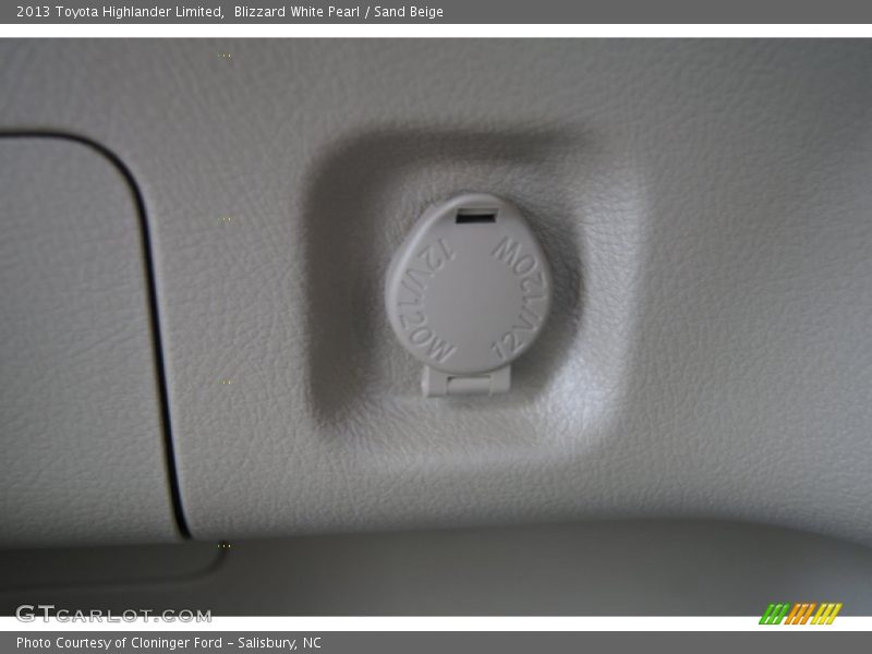 Blizzard White Pearl / Sand Beige 2013 Toyota Highlander Limited