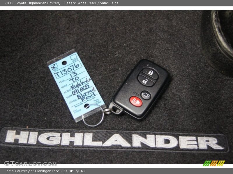 Blizzard White Pearl / Sand Beige 2013 Toyota Highlander Limited