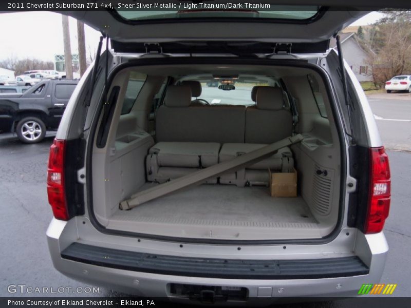 Sheer Silver Metallic / Light Titanium/Dark Titanium 2011 Chevrolet Suburban Z71 4x4