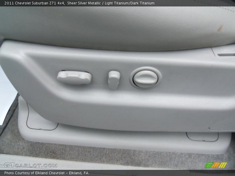 Sheer Silver Metallic / Light Titanium/Dark Titanium 2011 Chevrolet Suburban Z71 4x4