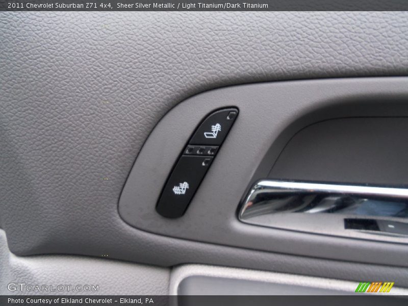 Sheer Silver Metallic / Light Titanium/Dark Titanium 2011 Chevrolet Suburban Z71 4x4