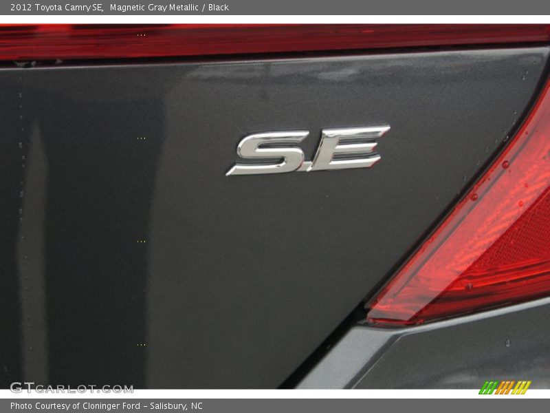 Magnetic Gray Metallic / Black 2012 Toyota Camry SE