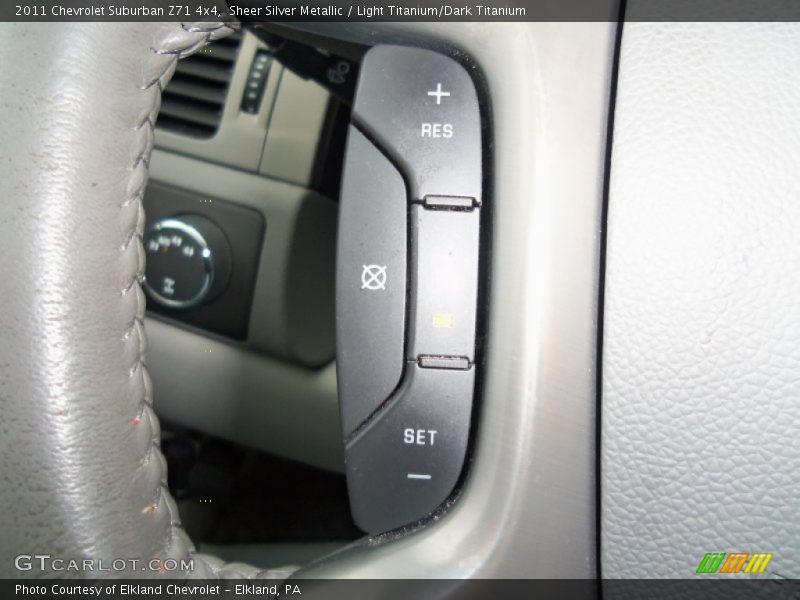 Sheer Silver Metallic / Light Titanium/Dark Titanium 2011 Chevrolet Suburban Z71 4x4