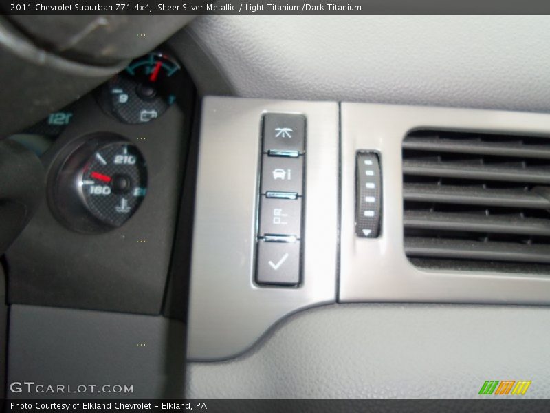 Sheer Silver Metallic / Light Titanium/Dark Titanium 2011 Chevrolet Suburban Z71 4x4