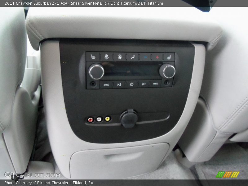 Sheer Silver Metallic / Light Titanium/Dark Titanium 2011 Chevrolet Suburban Z71 4x4