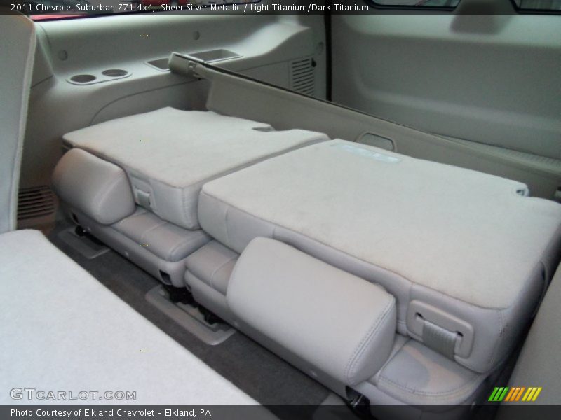 Sheer Silver Metallic / Light Titanium/Dark Titanium 2011 Chevrolet Suburban Z71 4x4