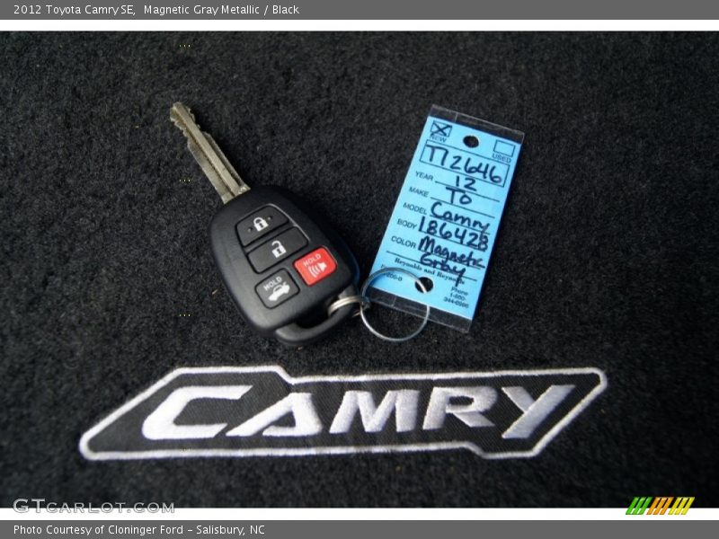 Magnetic Gray Metallic / Black 2012 Toyota Camry SE