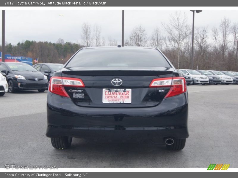 Attitude Black Metallic / Black/Ash 2012 Toyota Camry SE