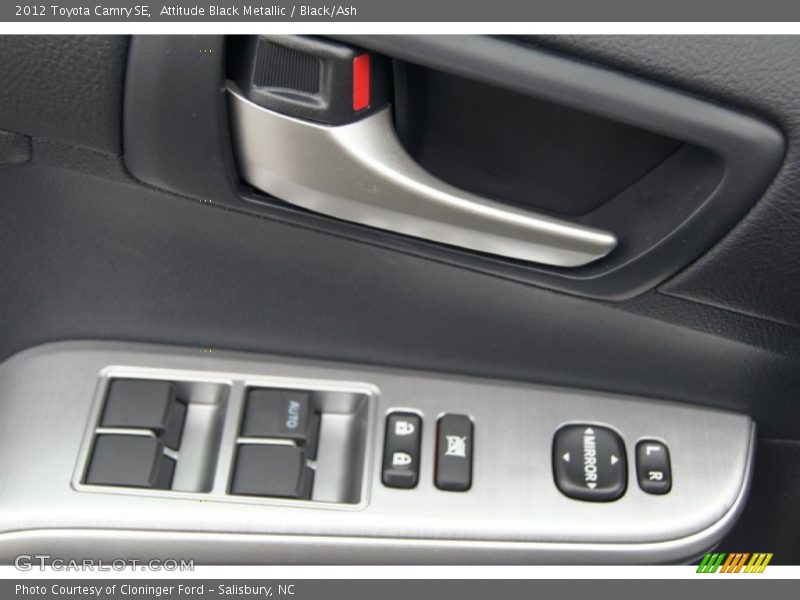 Attitude Black Metallic / Black/Ash 2012 Toyota Camry SE