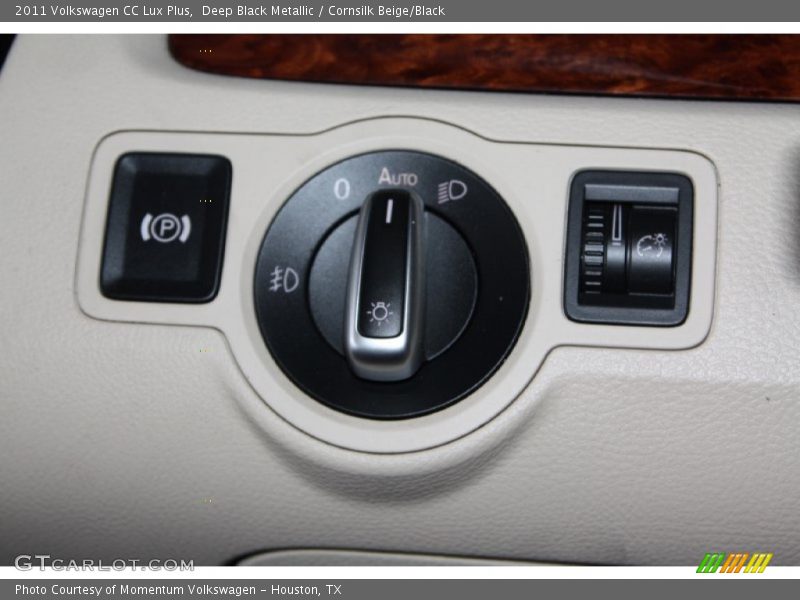 Deep Black Metallic / Cornsilk Beige/Black 2011 Volkswagen CC Lux Plus