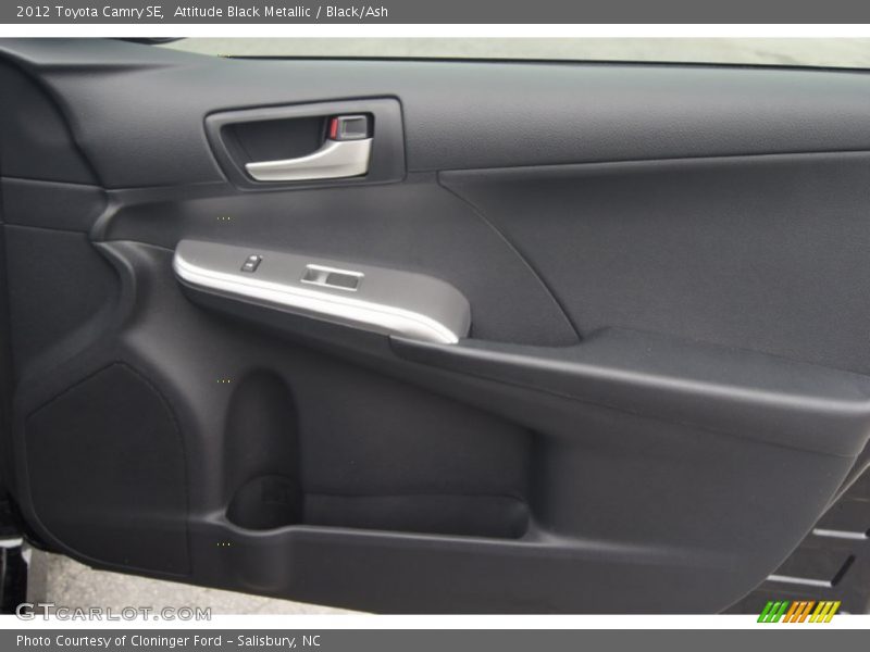 Attitude Black Metallic / Black/Ash 2012 Toyota Camry SE