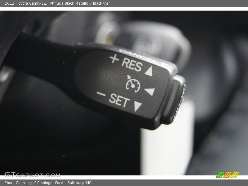 Attitude Black Metallic / Black/Ash 2012 Toyota Camry SE