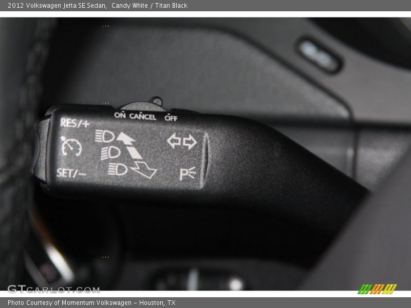 Candy White / Titan Black 2012 Volkswagen Jetta SE Sedan
