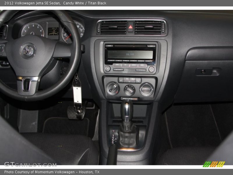 Candy White / Titan Black 2012 Volkswagen Jetta SE Sedan