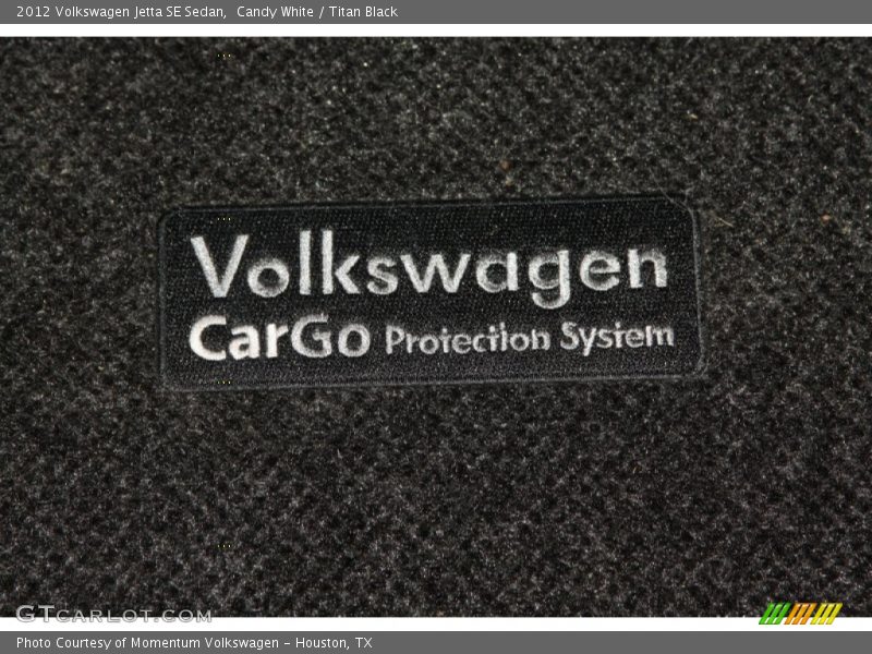 Candy White / Titan Black 2012 Volkswagen Jetta SE Sedan