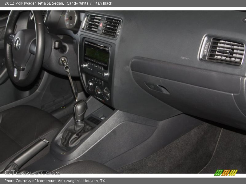 Candy White / Titan Black 2012 Volkswagen Jetta SE Sedan