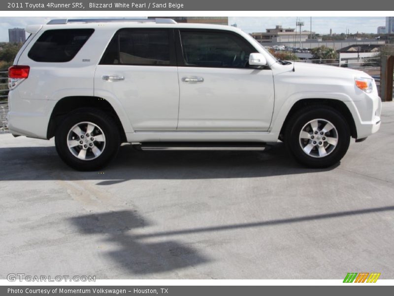 Blizzard White Pearl / Sand Beige 2011 Toyota 4Runner SR5