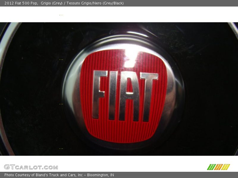 Grigio (Grey) / Tessuto Grigio/Nero (Grey/Black) 2012 Fiat 500 Pop